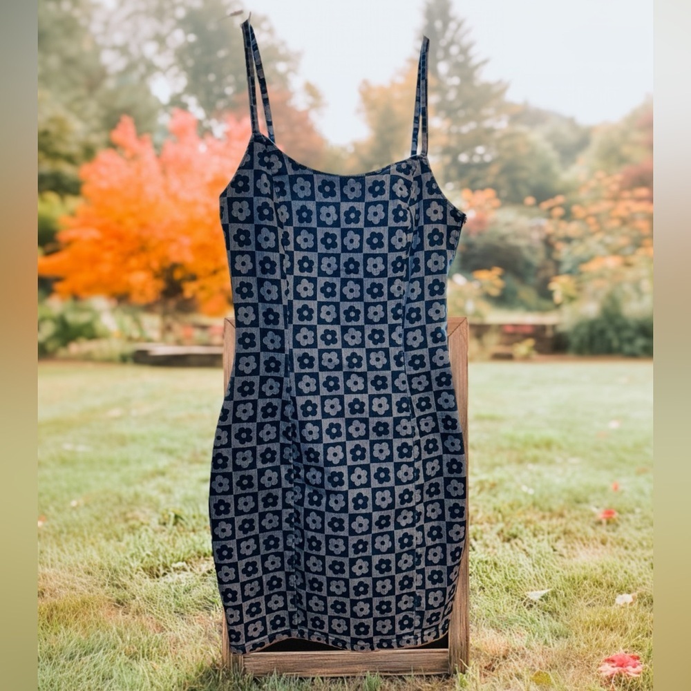 H&M Divided Stretchy Flower Print Light Denim Fitted Sleeveless Dress Small